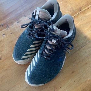 Adidas Barricade tennis shoes size 8 womens
